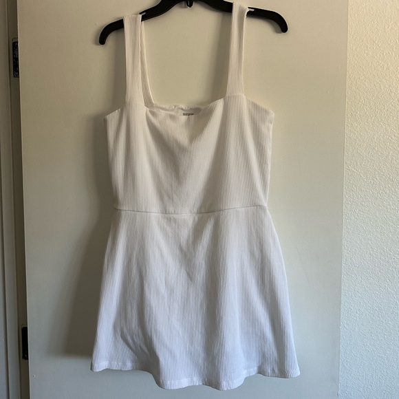 Victorias Secret Active Dress w/ Built in Shorts NWOT - Picture 4 of 9